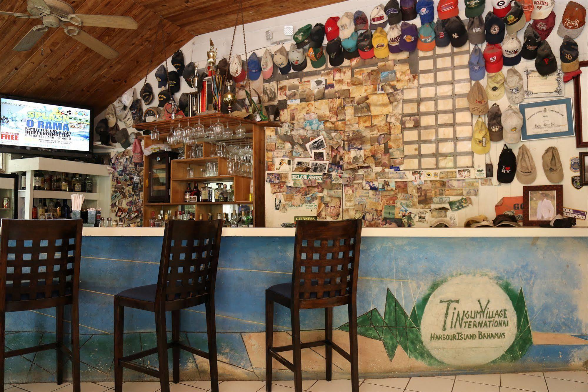 Tingum Village Hotel Dunmore Town Екстериор снимка